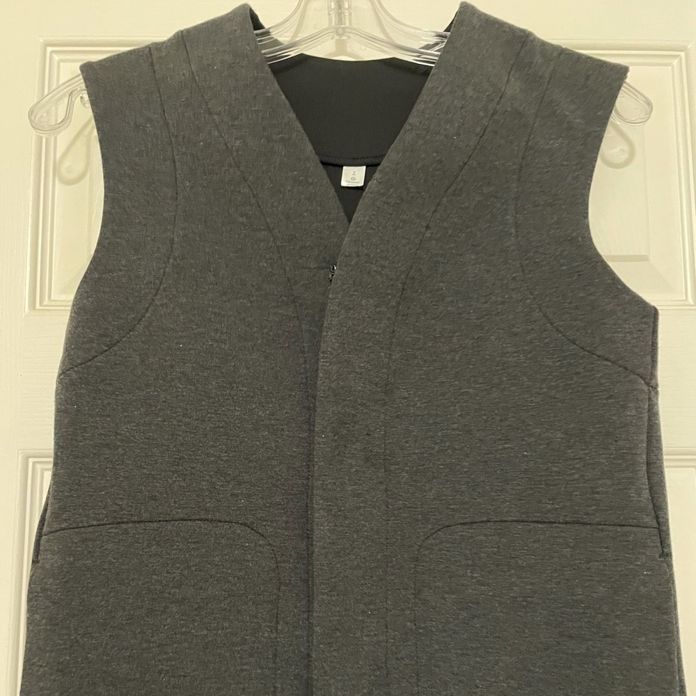 Rare Lululemon charcoal vest - Picture 2 of 14